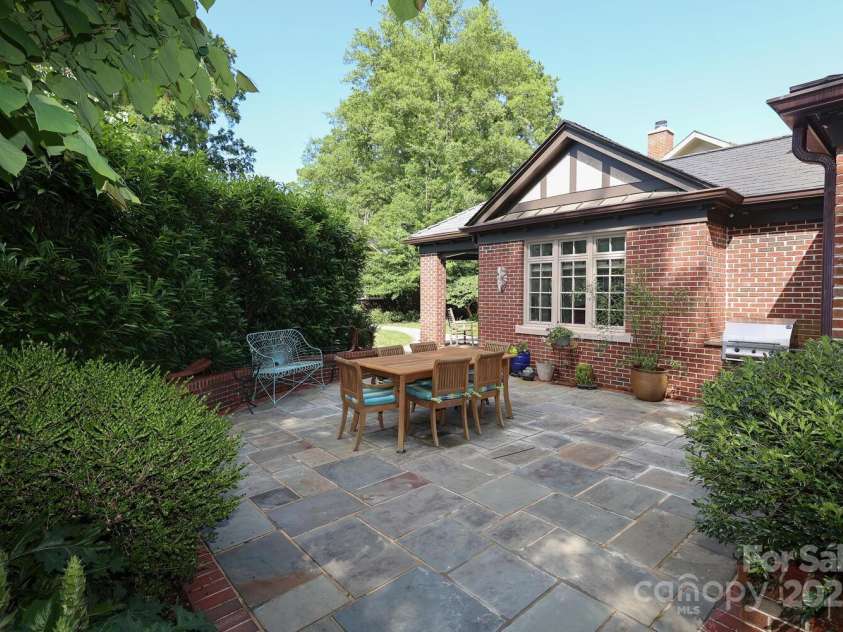 801 Berkeley Avenue, Charlotte, NC 28203.  MLS# CAR4243882, YatesRealty ID 16552. 