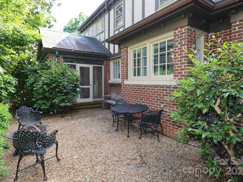 801 Berkeley Avenue, Charlotte, NC 28203.  MLS# CAR4243882, YatesRealty ID 16552. 