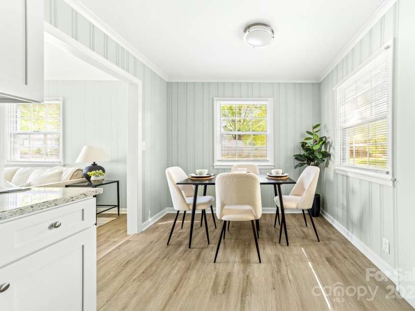 1905 Wood Street, Gastonia, NC 28052.  MLS# CAR4240049, YatesRealty ID 16553. Eat in Kitchen full of natural light.