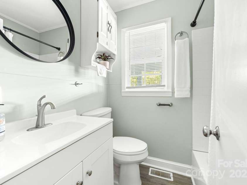 1905 Wood Street, Gastonia, NC 28052.  MLS# CAR4240049, YatesRealty ID 16553. Full Bathroom