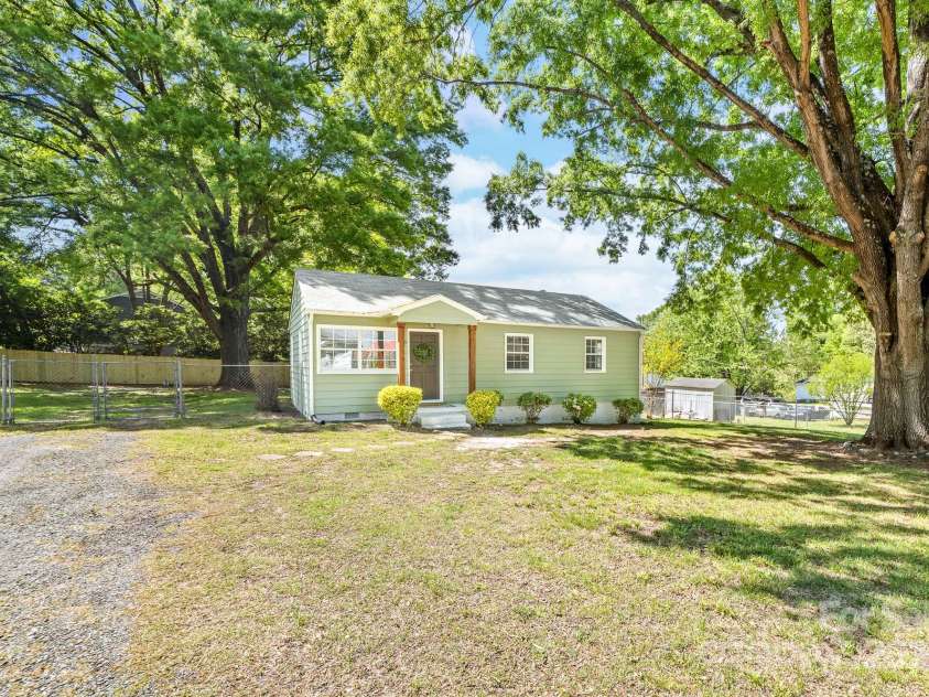 1905 Wood Street, Gastonia, NC 28052.  MLS# CAR4240049, YatesRealty ID 16553. Gravel driveway with plenty of parking