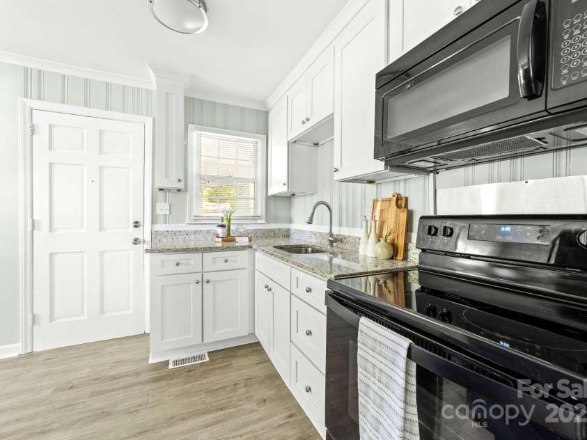 1905 Wood Street, Gastonia, NC 28052.  MLS# CAR4240049, YatesRealty ID 16553. Kitchen