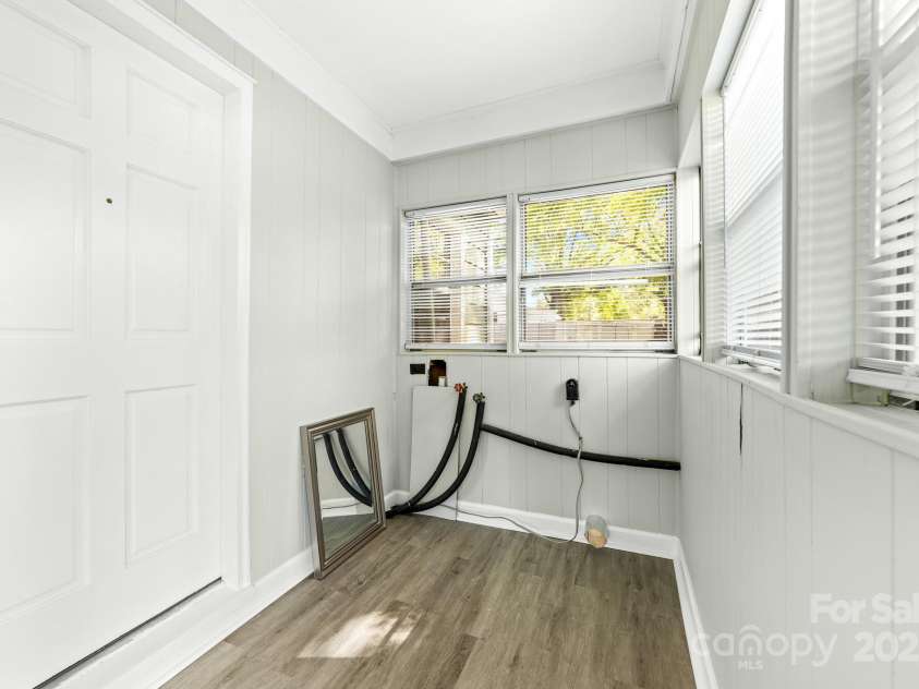 1905 Wood Street, Gastonia, NC 28052.  MLS# CAR4240049, YatesRealty ID 16553. Laundry hookups