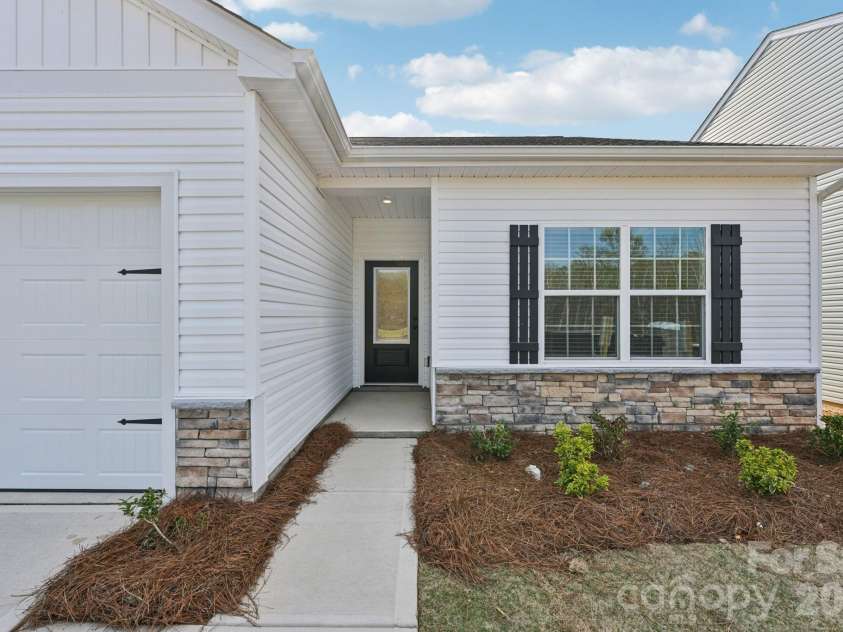 816 Willow Estates Drive, Shelby, NC 28150.  MLS# CAR4373980, YatesRealty ID 16553. 