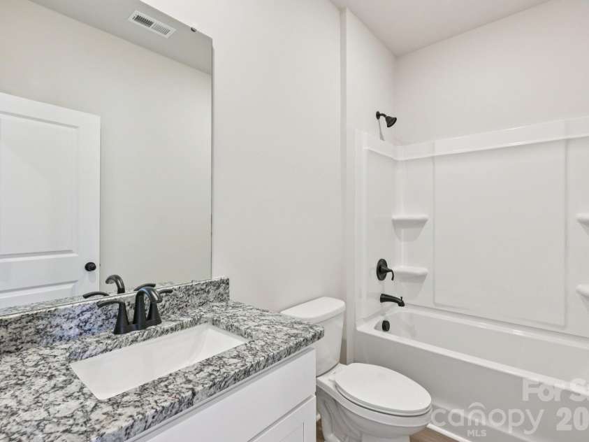 816 Willow Estates Drive, Shelby, NC 28150.  MLS# CAR4373980, YatesRealty ID 16553. 