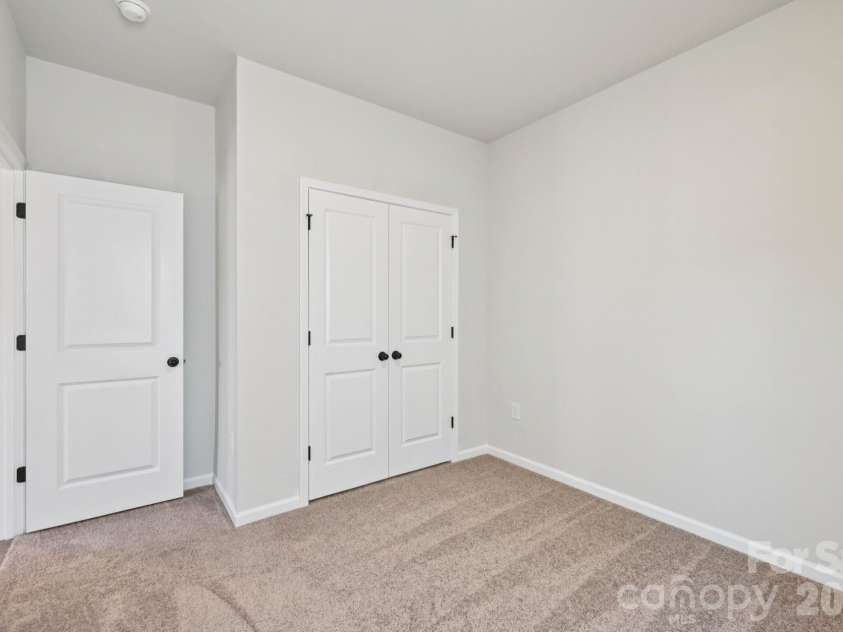 816 Willow Estates Drive, Shelby, NC 28150.  MLS# CAR4373980, YatesRealty ID 16553. 