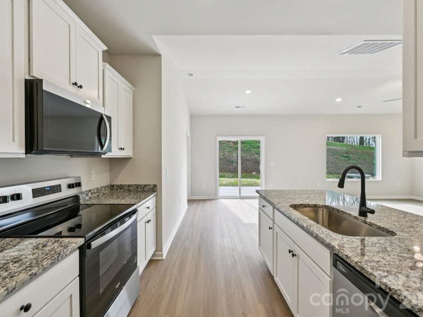 816 Willow Estates Drive, Shelby, NC 28150.  MLS# CAR4373980, YatesRealty ID 16553. 