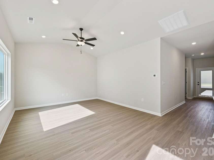 816 Willow Estates Drive, Shelby, NC 28150.  MLS# CAR4373980, YatesRealty ID 16553. 