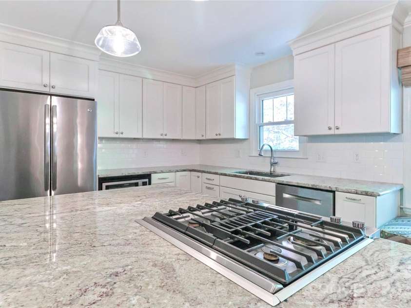 417 Florence Circle, Statesville, NC 28625.  MLS# CAR4255554, YatesRealty ID 16554. 