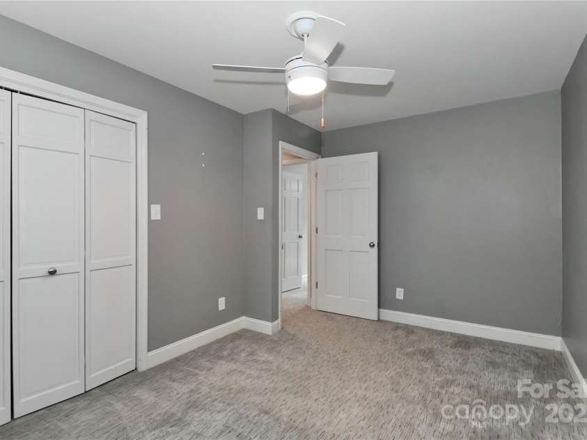 417 Florence Circle, Statesville, NC 28625.  MLS# CAR4255554, YatesRealty ID 16554. 