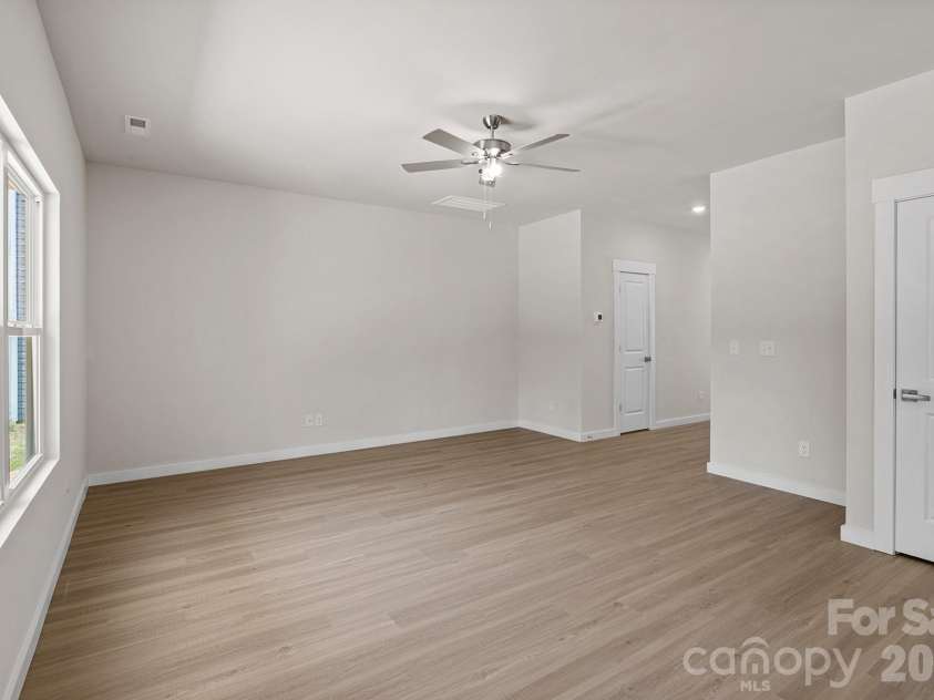 814 Willow Estates Drive, Shelby, NC 28150.  MLS# CAR4374009, YatesRealty ID 16554. 