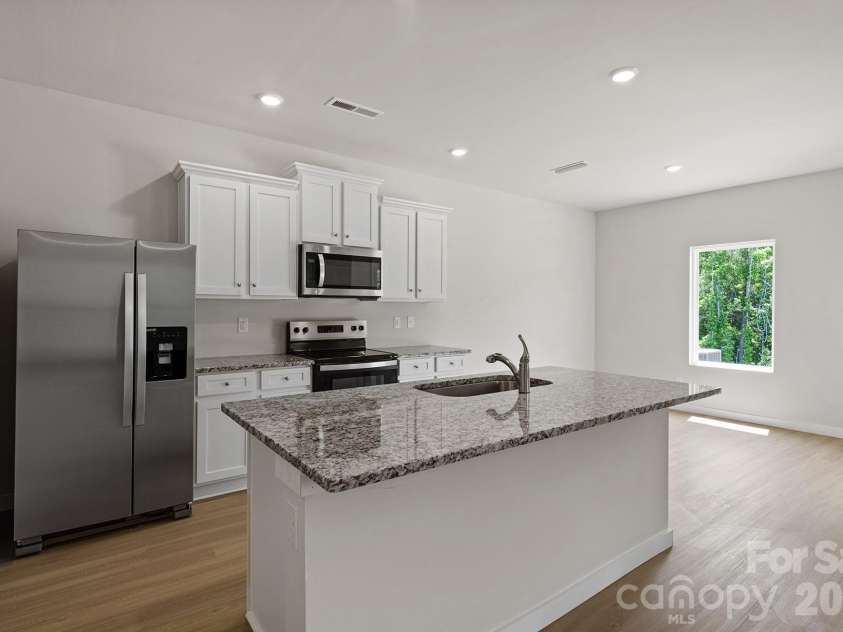 814 Willow Estates Drive, Shelby, NC 28150.  MLS# CAR4374009, YatesRealty ID 16554. 