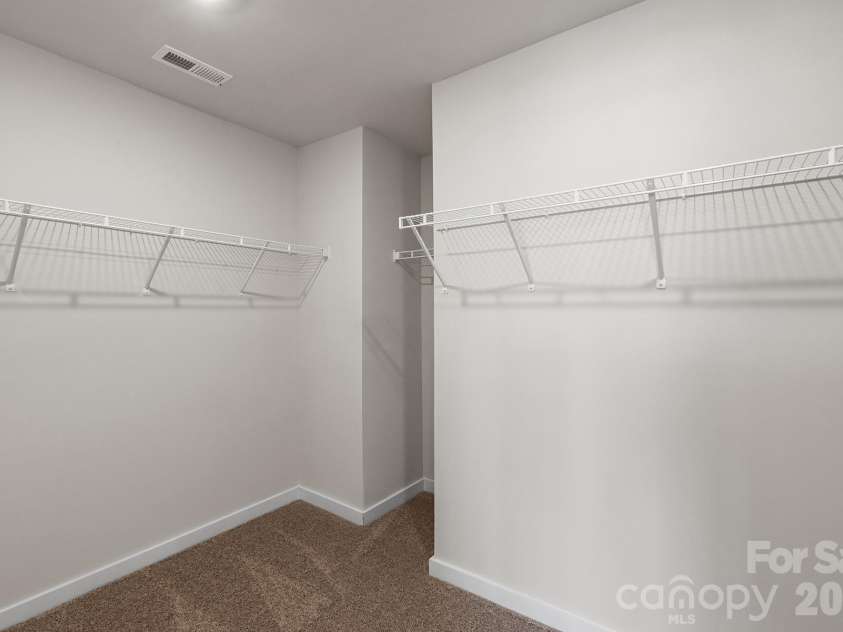 814 Willow Estates Drive, Shelby, NC 28150.  MLS# CAR4374009, YatesRealty ID 16554. 