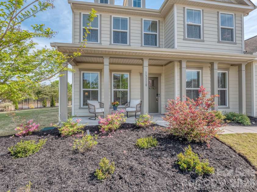 13110 Petrel Place, Charlotte, NC 28278.  MLS# CAR4369224, YatesRealty ID 16555. Front Porch