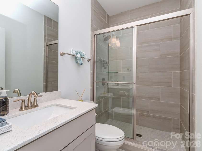 13110 Petrel Place, Charlotte, NC 28278.  MLS# CAR4369224, YatesRealty ID 16555. Full Bath