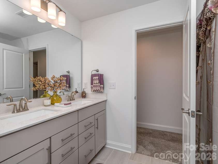 13110 Petrel Place, Charlotte, NC 28278.  MLS# CAR4369224, YatesRealty ID 16555. Full Bath