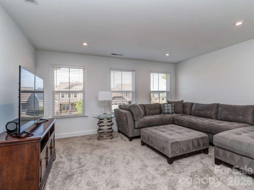 13110 Petrel Place, Charlotte, NC 28278.  MLS# CAR4369224, YatesRealty ID 16555. Loft