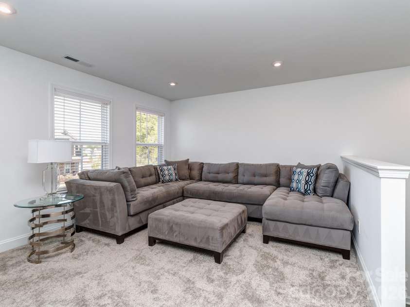 13110 Petrel Place, Charlotte, NC 28278.  MLS# CAR4369224, YatesRealty ID 16555. Loft