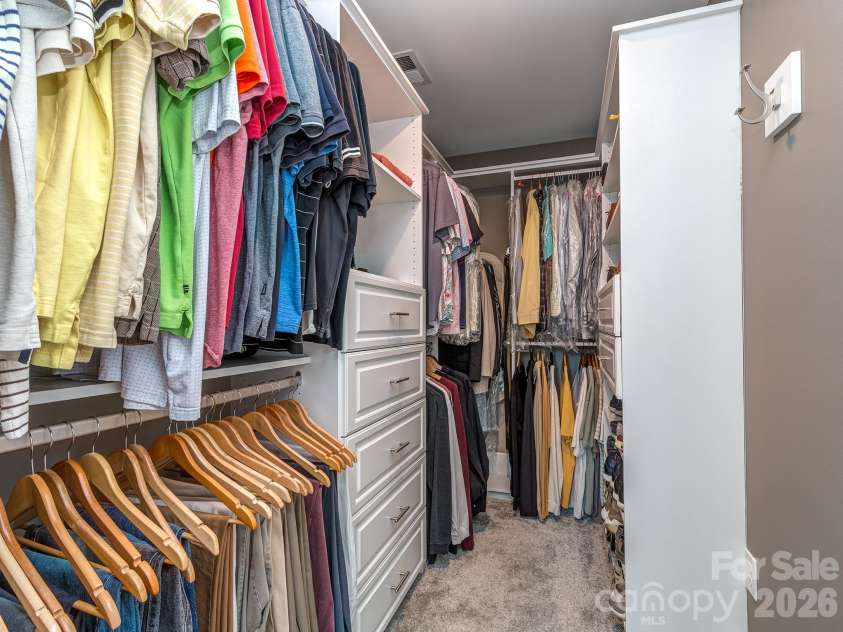 13110 Petrel Place, Charlotte, NC 28278.  MLS# CAR4369224, YatesRealty ID 16555. Primary Closet