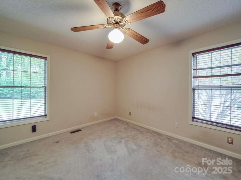 4620 Binwhe Lane, Gastonia, NC 28052.  MLS# CAR4259007, YatesRealty ID 16555. 