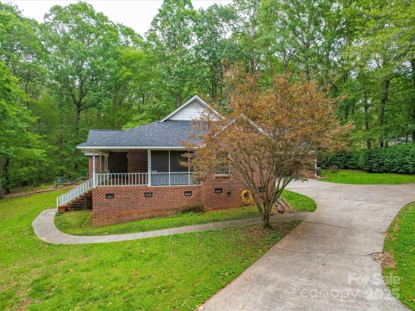 4620 Binwhe Lane, Gastonia, NC 28052.  MLS# CAR4259007, YatesRealty ID 16555. 
