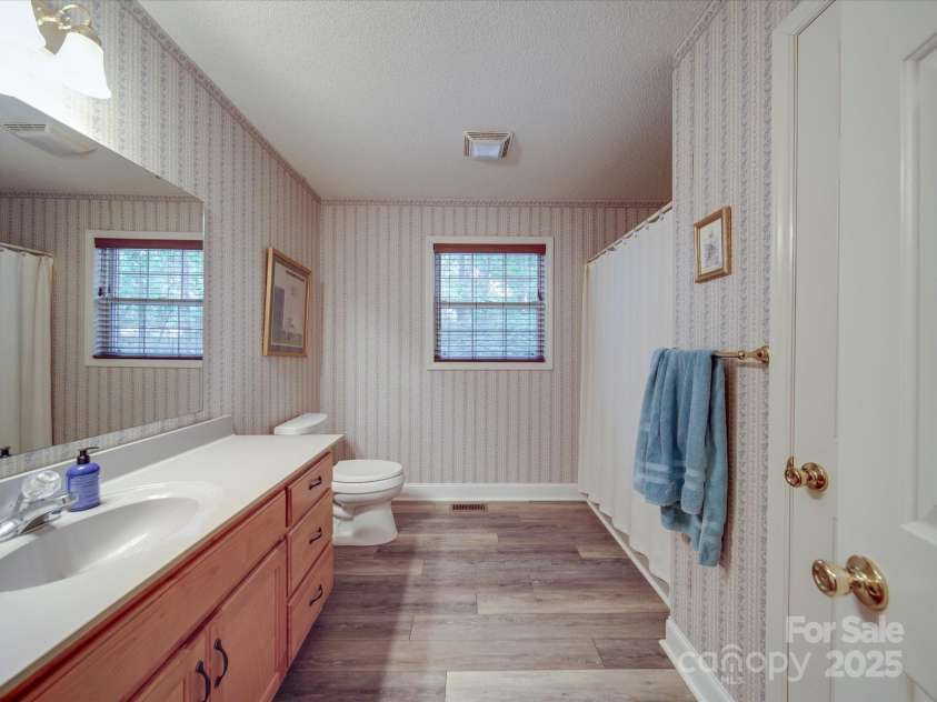 4620 Binwhe Lane, Gastonia, NC 28052.  MLS# CAR4259007, YatesRealty ID 16555. 