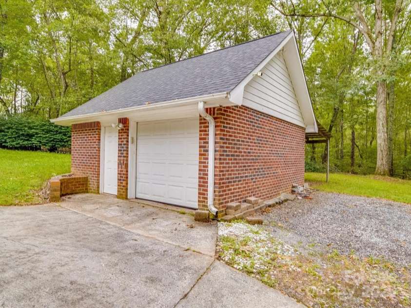 4620 Binwhe Lane, Gastonia, NC 28052.  MLS# CAR4259007, YatesRealty ID 16555. 