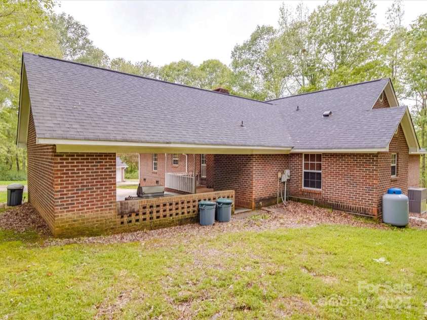 4620 Binwhe Lane, Gastonia, NC 28052.  MLS# CAR4259007, YatesRealty ID 16555. 