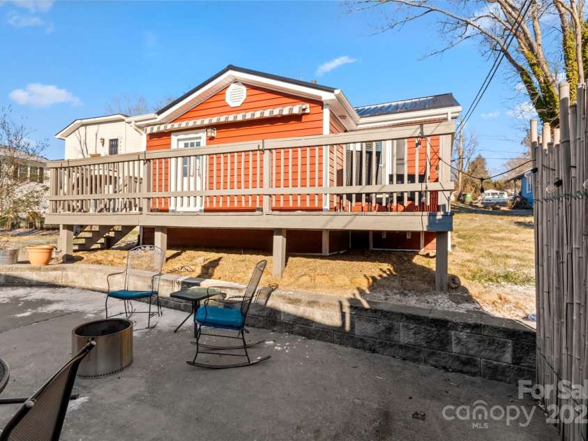 60 Shiloh Road, Asheville, NC 28803.  MLS# CAR4215856, YatesRealty ID 16556. 