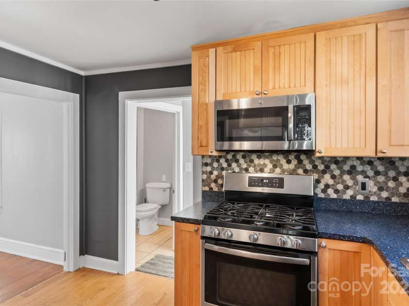 60 Shiloh Road, Asheville, NC 28803.  MLS# CAR4215856, YatesRealty ID 16556. 