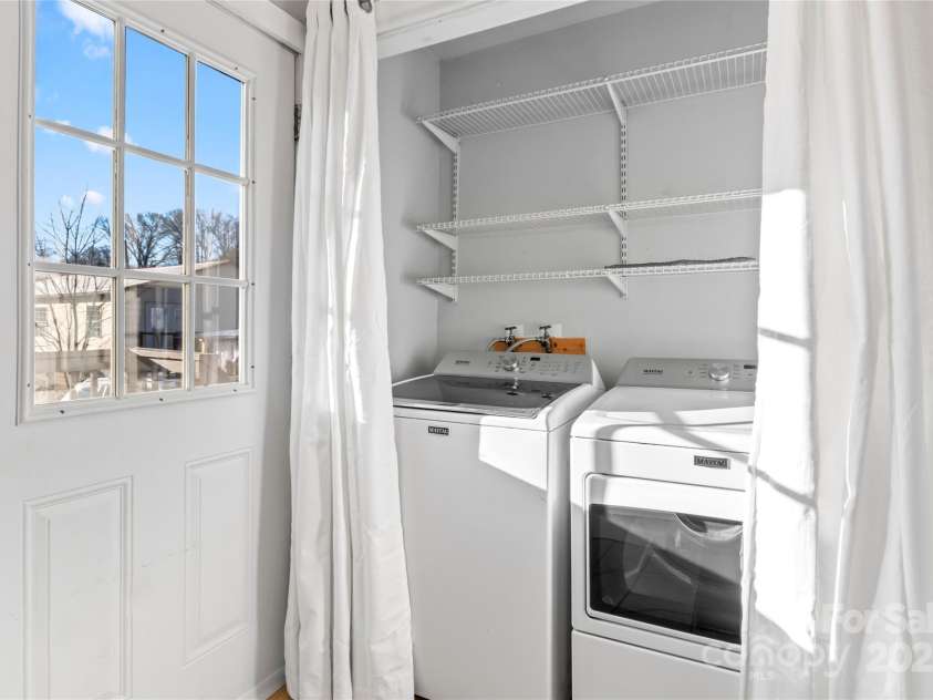 60 Shiloh Road, Asheville, NC 28803.  MLS# CAR4215856, YatesRealty ID 16556. 