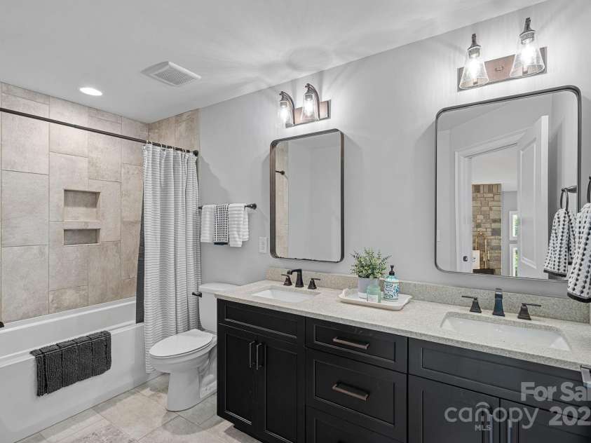 224 Hidden Meadows Drive, Mooresville, NC 28117.  MLS# CAR4263659, YatesRealty ID 16557. Bathroom 2