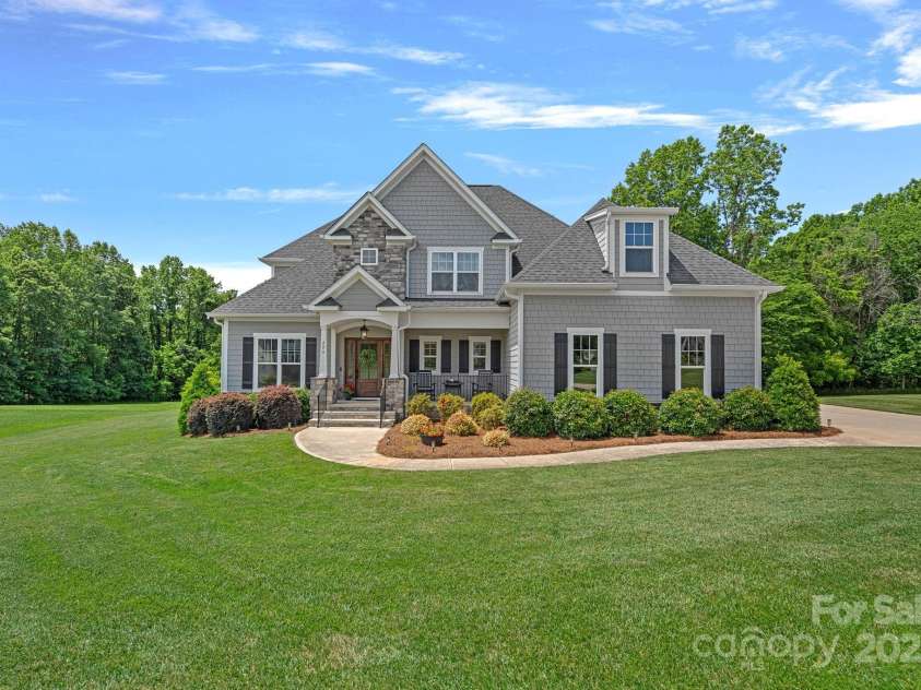 224 Hidden Meadows Drive, Mooresville, NC 28117.  MLS# CAR4263659, YatesRealty ID 16557. Gorgeous Custom Built Home