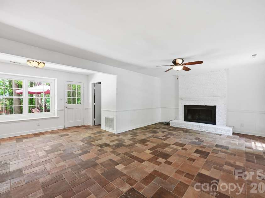 9701 Enid Lane, Matthews, NC 28105.  MLS# CAR4373941, YatesRealty ID 16557. 