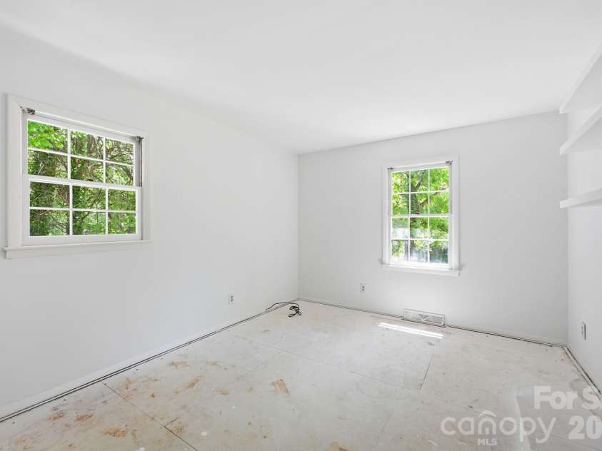 9701 Enid Lane, Matthews, NC 28105.  MLS# CAR4373941, YatesRealty ID 16557. Second Bedroom