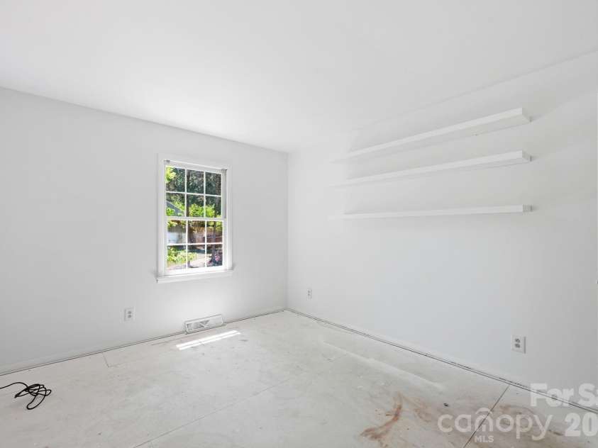 9701 Enid Lane, Matthews, NC 28105.  MLS# CAR4373941, YatesRealty ID 16557. Third Bedroom