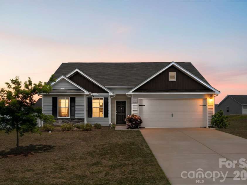 179 Rosedale Street, Kings Mountain, NC 28086.  MLS# CAR4374276, YatesRealty ID 16559. 