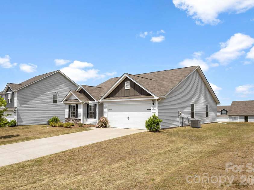 179 Rosedale Street, Kings Mountain, NC 28086.  MLS# CAR4374276, YatesRealty ID 16559. 