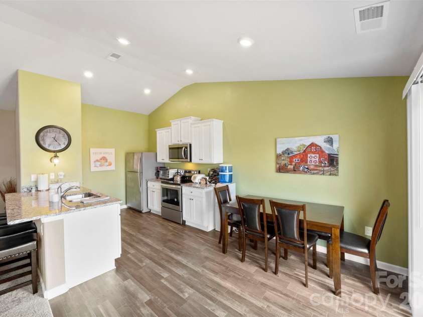 179 Rosedale Street, Kings Mountain, NC 28086.  MLS# CAR4374276, YatesRealty ID 16559. 