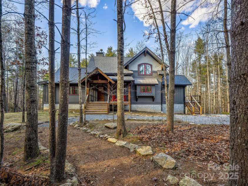 103 Duck Hope Drive, Hendersonville, NC 28739.  MLS# CAR4226597, YatesRealty ID 1656. 