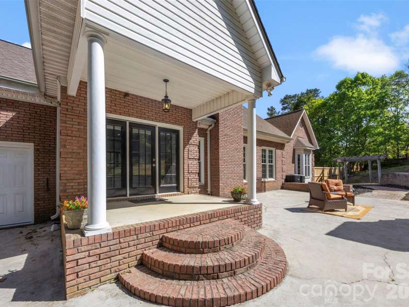 105 Partridge Bluff Drive, Concord, NC 28025.  MLS# CAR4373523, YatesRealty ID 16560. 