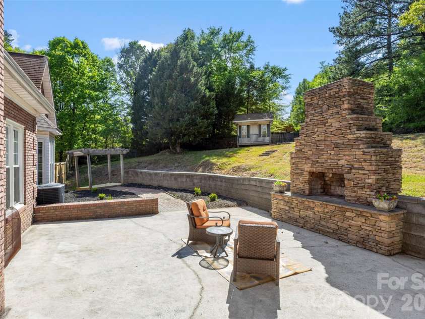 105 Partridge Bluff Drive, Concord, NC 28025.  MLS# CAR4373523, YatesRealty ID 16560. 