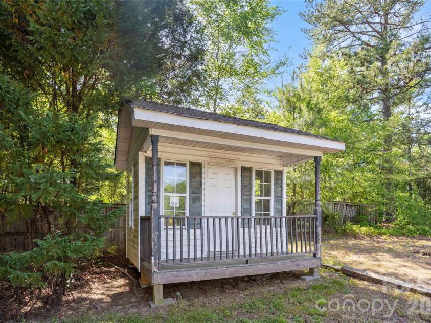 105 Partridge Bluff Drive, Concord, NC 28025.  MLS# CAR4373523, YatesRealty ID 16560. 