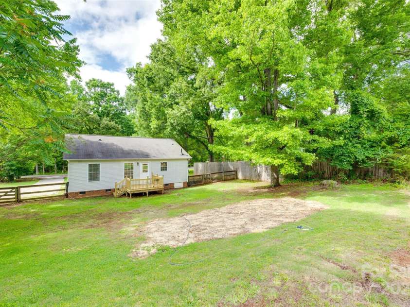 110 Eighth Street, York, SC 29745.  MLS# CAR4264565, YatesRealty ID 16560. 