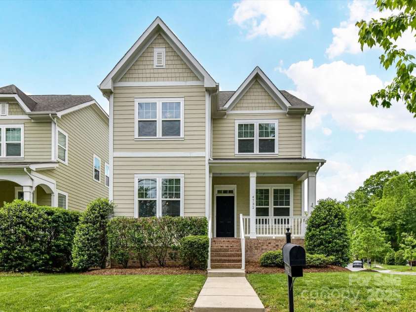 4732 Water Oak Road, Charlotte, NC 28211.  MLS# CAR4264819, YatesRealty ID 16561. 