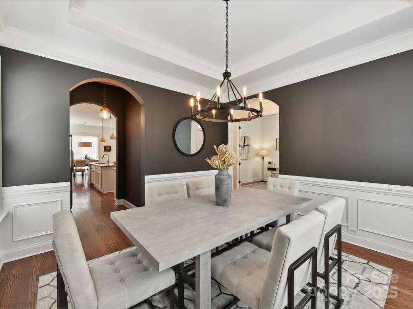 4732 Water Oak Road, Charlotte, NC 28211.  MLS# CAR4264819, YatesRealty ID 16561. 