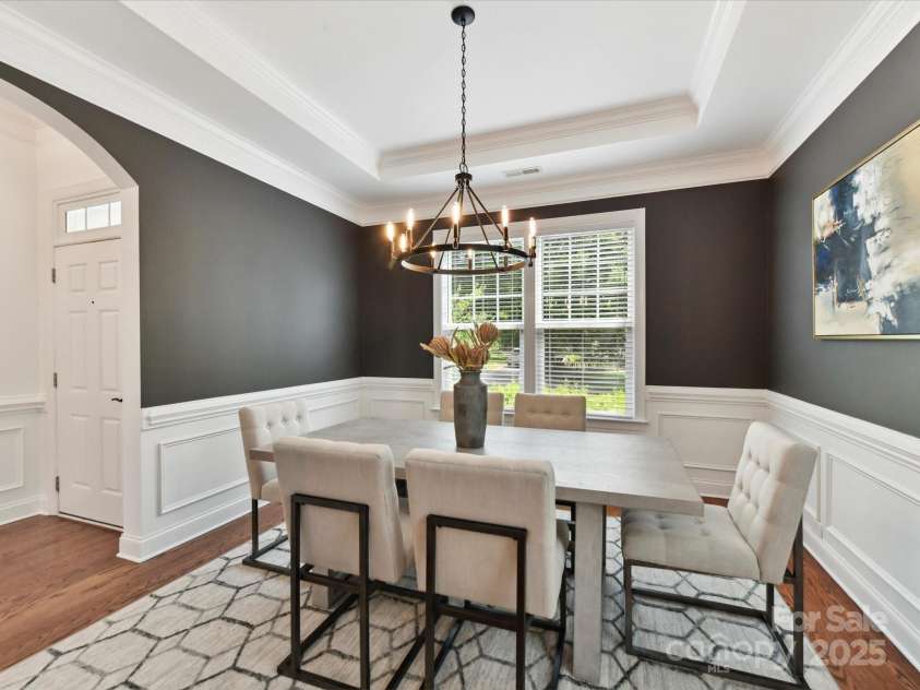 4732 Water Oak Road, Charlotte, NC 28211.  MLS# CAR4264819, YatesRealty ID 16561. 