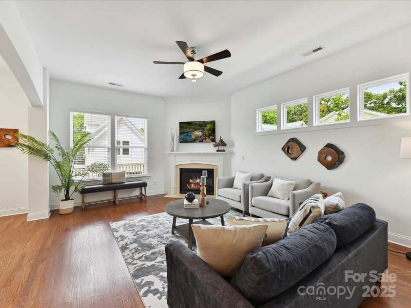 4732 Water Oak Road, Charlotte, NC 28211.  MLS# CAR4264819, YatesRealty ID 16561. 