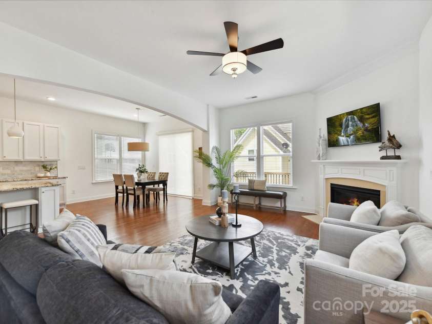 4732 Water Oak Road, Charlotte, NC 28211.  MLS# CAR4264819, YatesRealty ID 16561. 