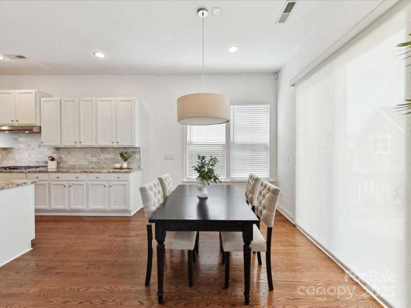 4732 Water Oak Road, Charlotte, NC 28211.  MLS# CAR4264819, YatesRealty ID 16561. 